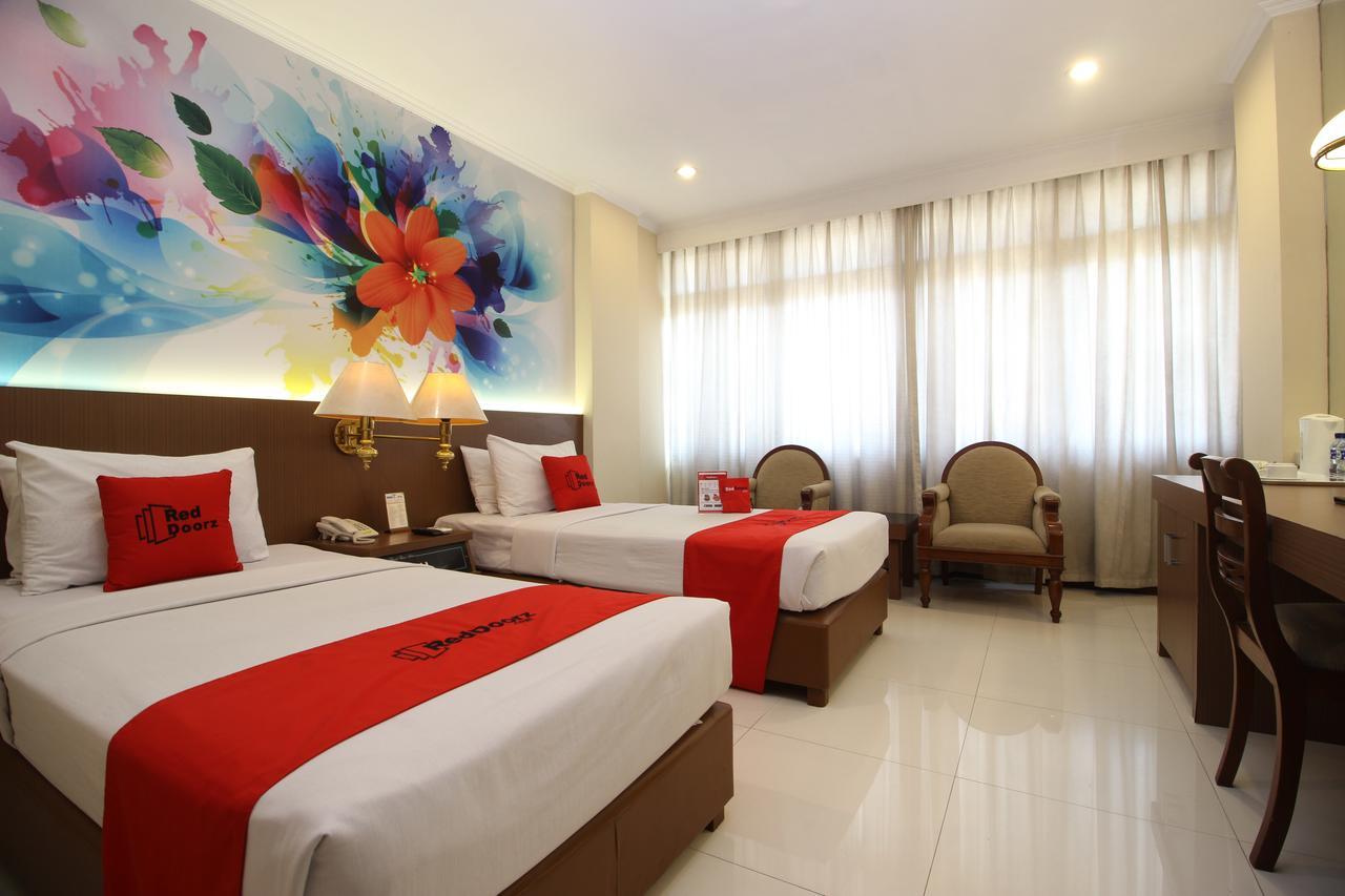 Reddoorz Premium @ Slamet Riyadi 2 Surakarta (Solo) Exterior foto