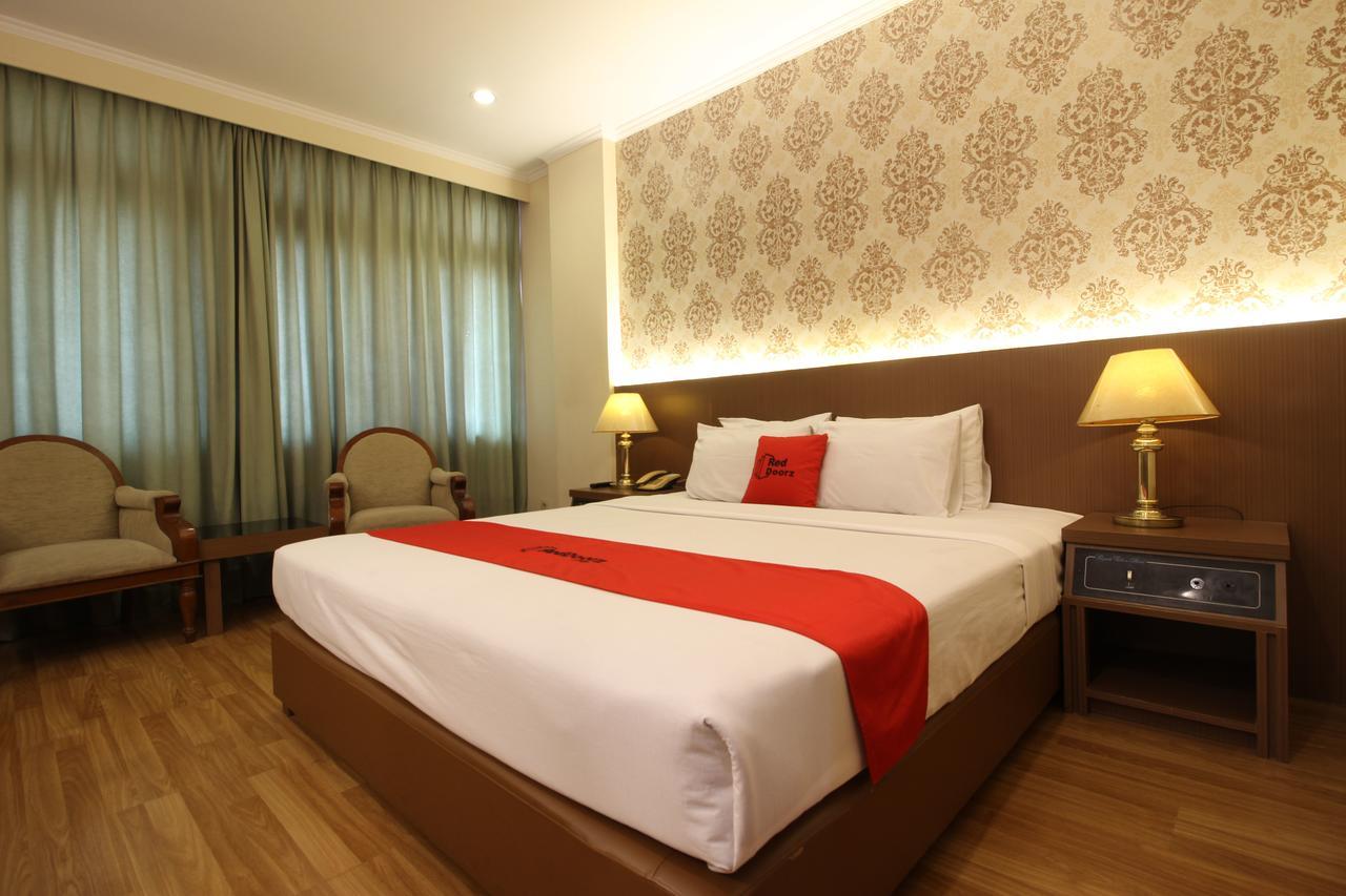 Reddoorz Premium @ Slamet Riyadi 2 Surakarta (Solo) Exterior foto
