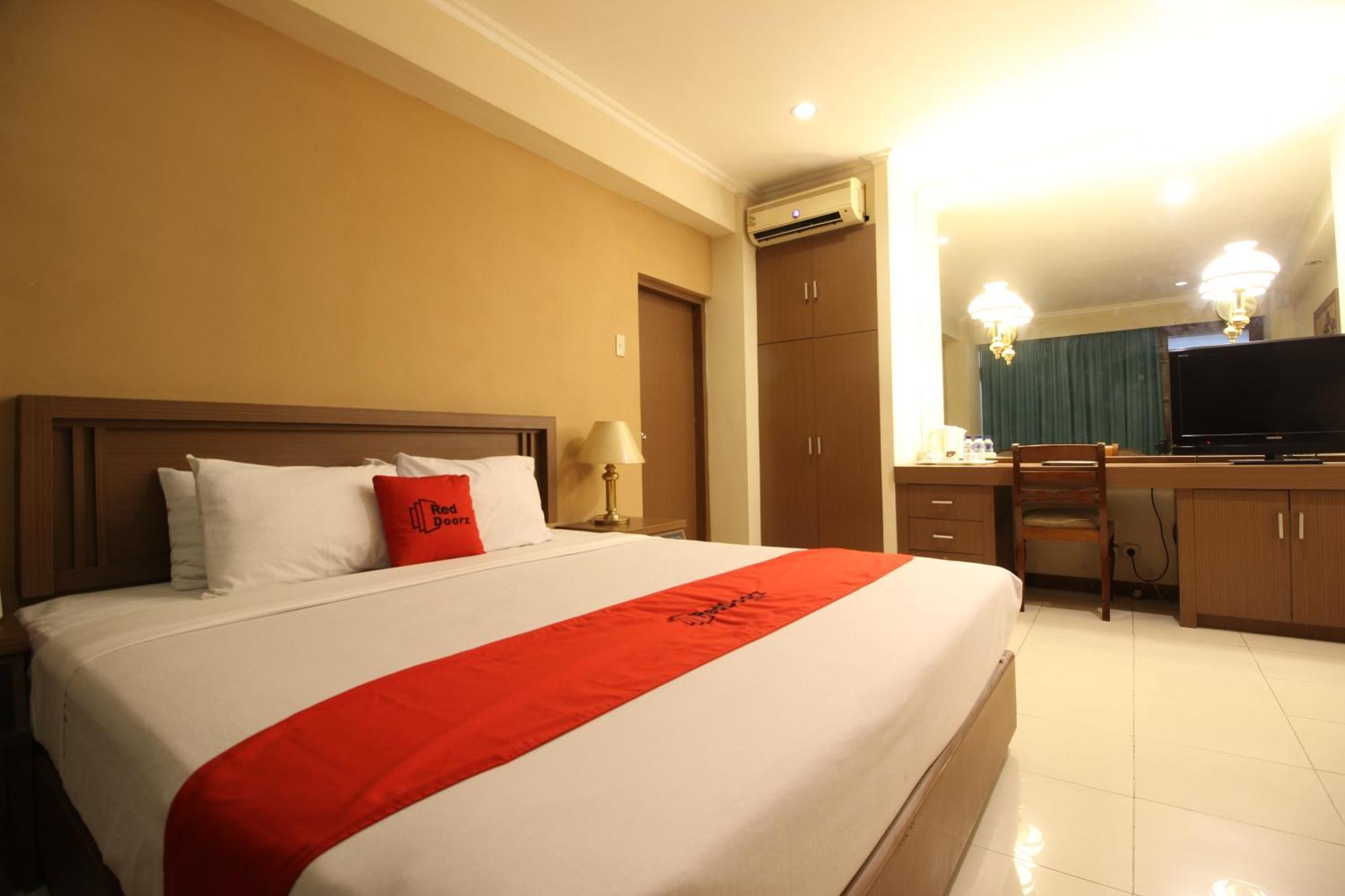 Reddoorz Premium @ Slamet Riyadi 2 Surakarta (Solo) Exterior foto
