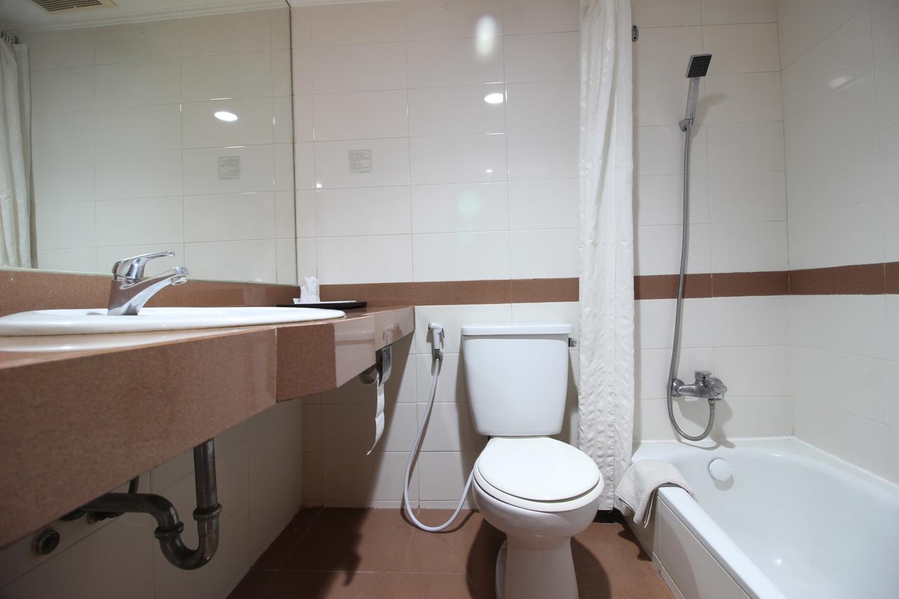 Reddoorz Premium @ Slamet Riyadi 2 Surakarta (Solo) Exterior foto