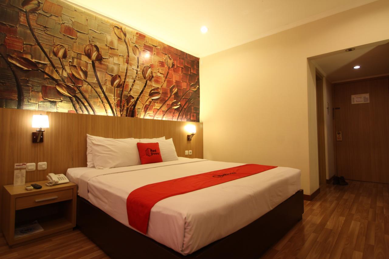Reddoorz Premium @ Slamet Riyadi 2 Surakarta (Solo) Exterior foto