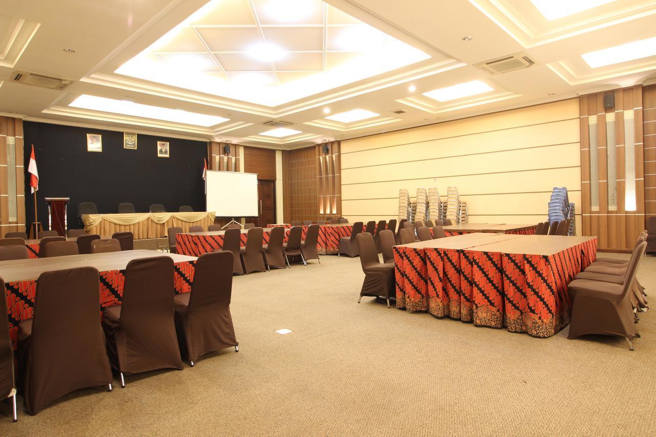 Reddoorz Premium @ Slamet Riyadi 2 Surakarta (Solo) Exterior foto