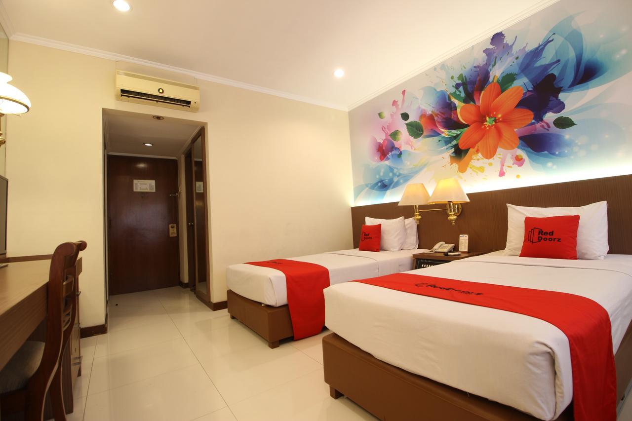 Reddoorz Premium @ Slamet Riyadi 2 Surakarta (Solo) Exterior foto