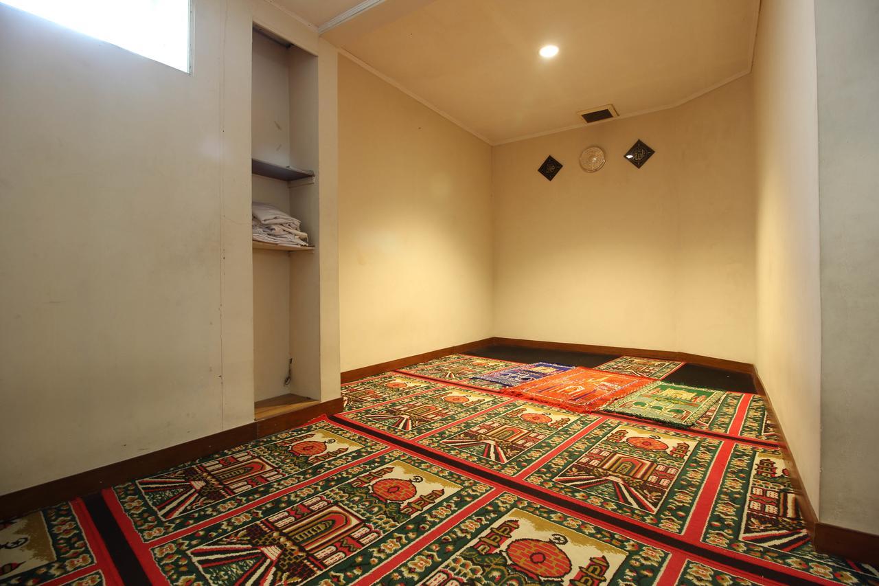 Reddoorz Premium @ Slamet Riyadi 2 Surakarta (Solo) Exterior foto
