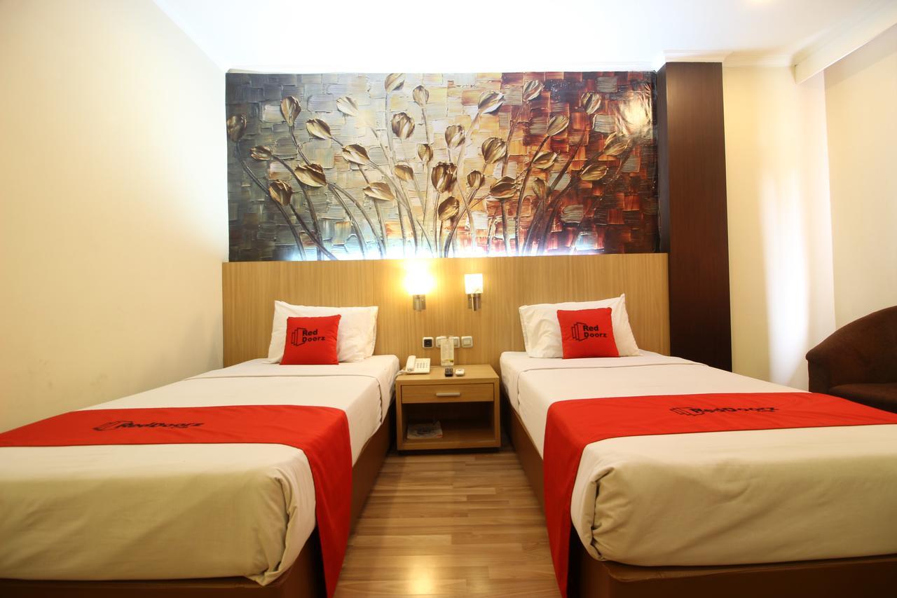 Reddoorz Premium @ Slamet Riyadi 2 Surakarta (Solo) Exterior foto