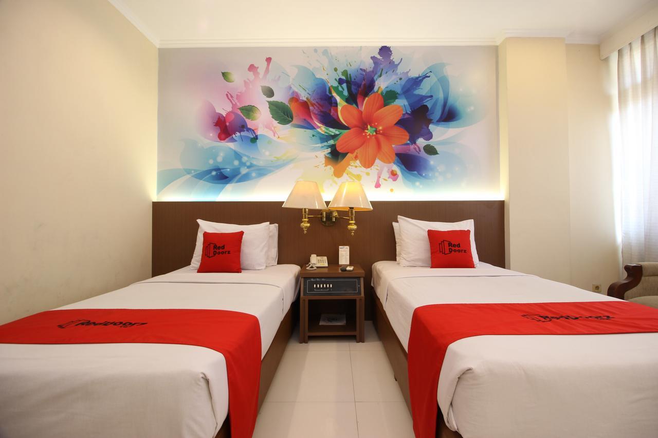 Reddoorz Premium @ Slamet Riyadi 2 Surakarta (Solo) Exterior foto