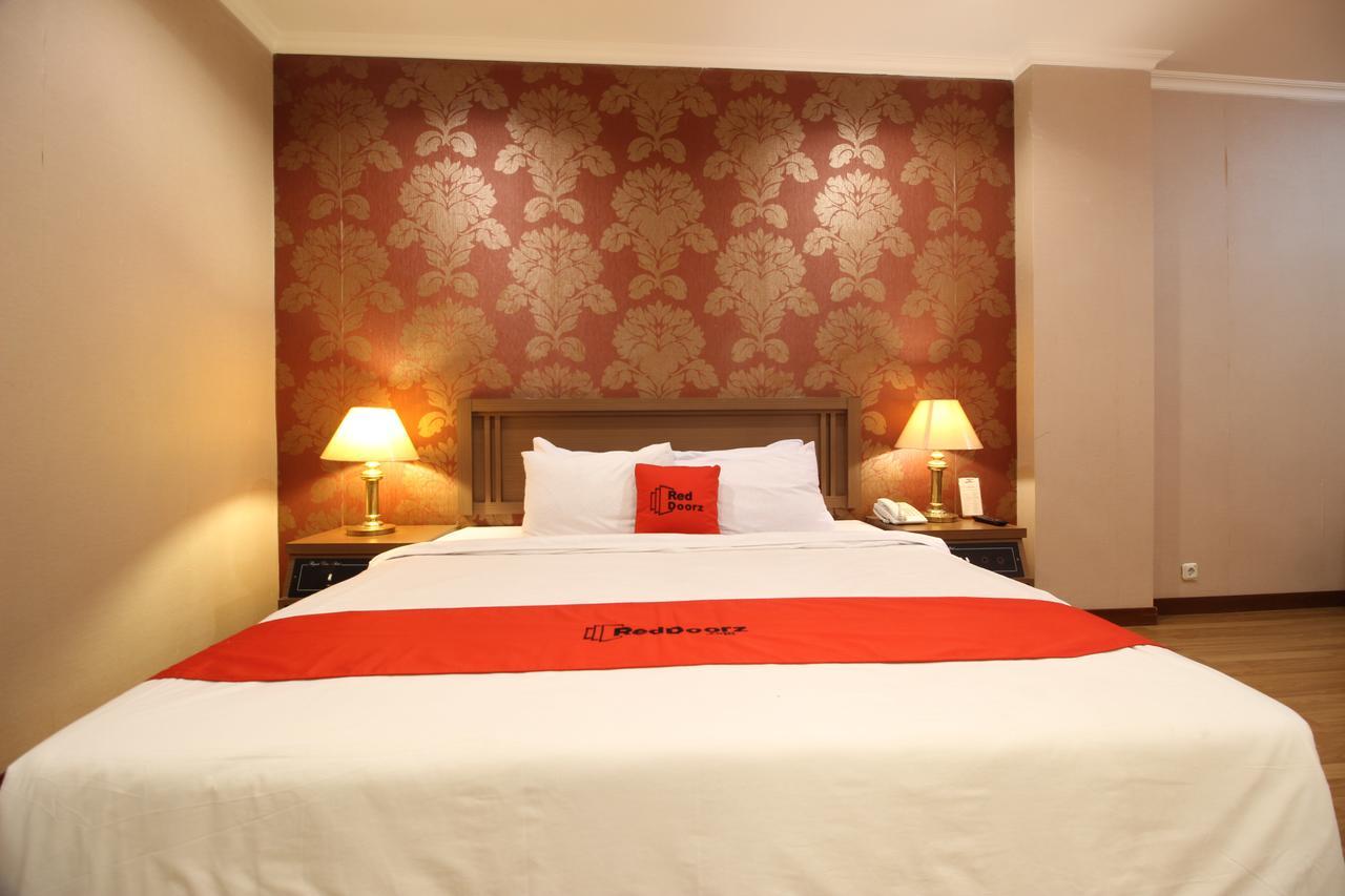 Reddoorz Premium @ Slamet Riyadi 2 Surakarta (Solo) Exterior foto