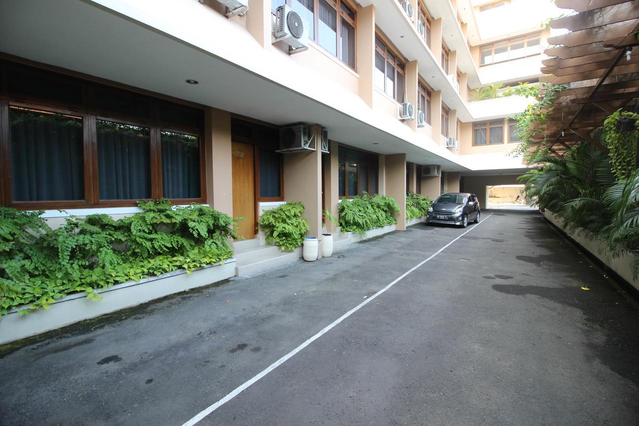 Reddoorz Premium @ Slamet Riyadi 2 Surakarta (Solo) Exterior foto