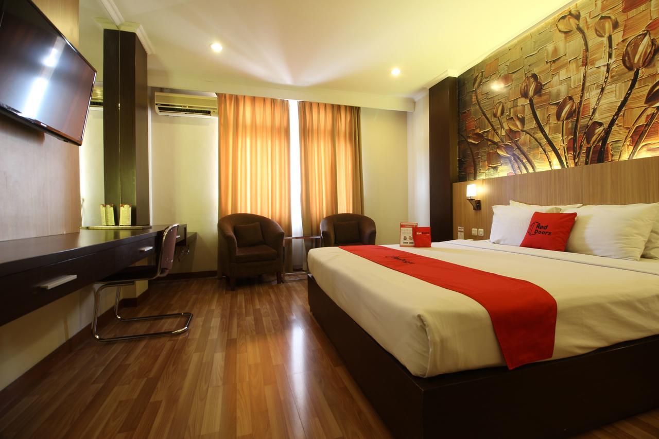 Reddoorz Premium @ Slamet Riyadi 2 Surakarta (Solo) Exterior foto