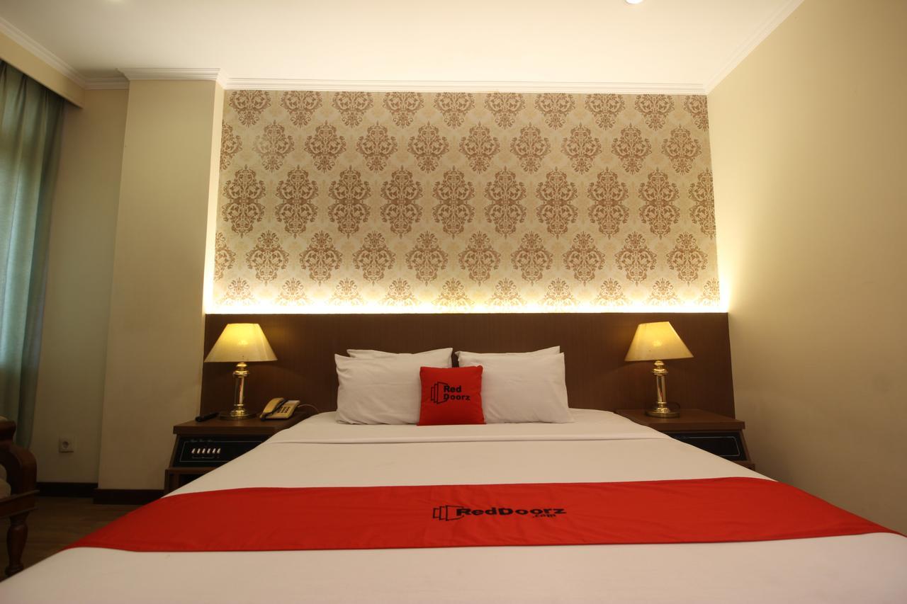 Reddoorz Premium @ Slamet Riyadi 2 Surakarta (Solo) Exterior foto